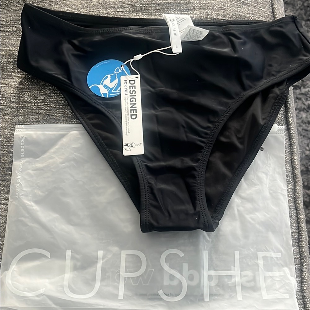 Cupshe Black Bikini Bottom Size Small Brand new with tags